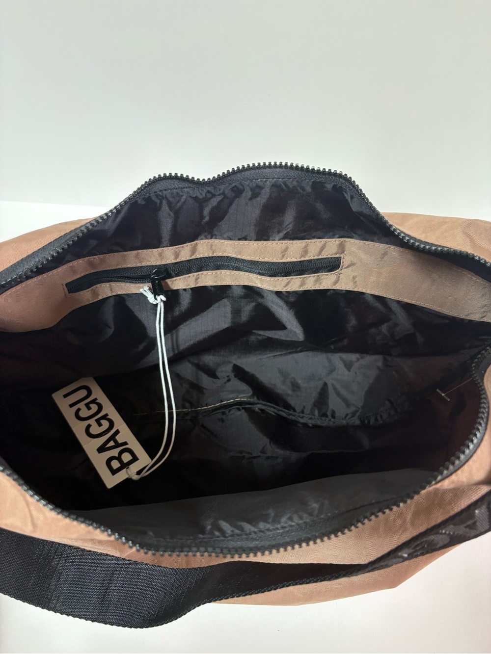 NWT BAGGU Large Crescent Bag - Cocoa - Picture 14 of 14